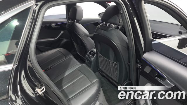 Audi A4 2021 — photo 18
