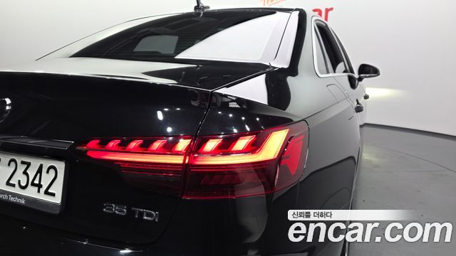 Audi A4 2021 — photo 9