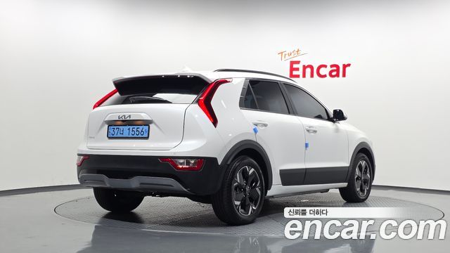 Kia Niro 2023 — photo 2