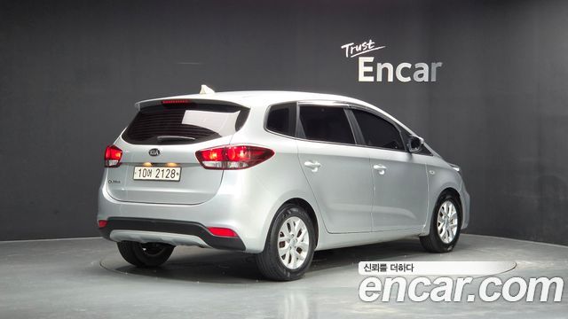 Kia Carens 2018 — photo 2