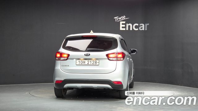 Kia Carens 2018 — photo 4