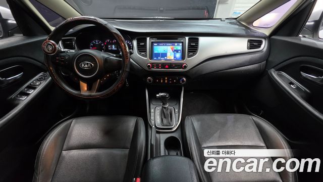 Kia Carens 2018 — photo 10