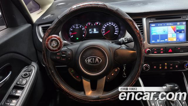 Kia Carens 2018 — photo 18