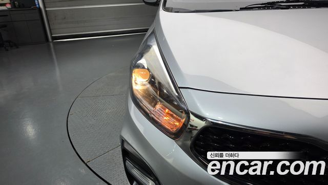 Kia Carens 2018 — photo 8