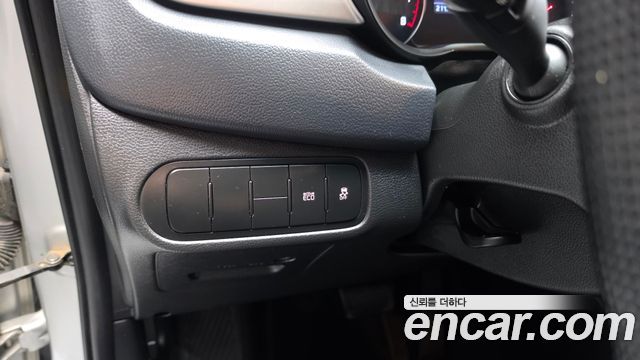 Kia Carens 2018 — photo 28