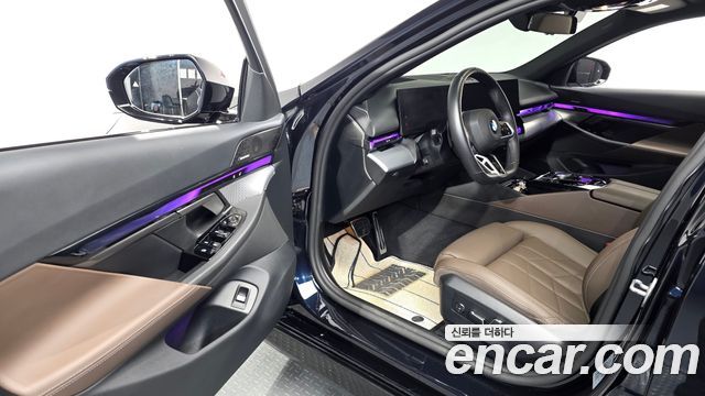 BMW 5-Series 2025 — photo 13