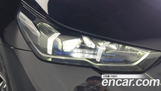 BMW 5-Series 2025 — photo 8
