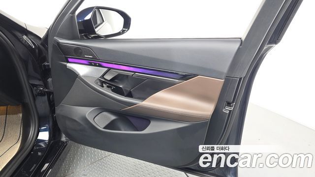 BMW 5-Series 2025 — photo 14