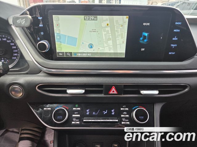 Hyundai Sonata 2023 — photo 13