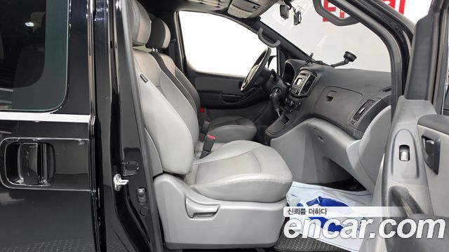 Hyundai Starex 2019 — photo 11