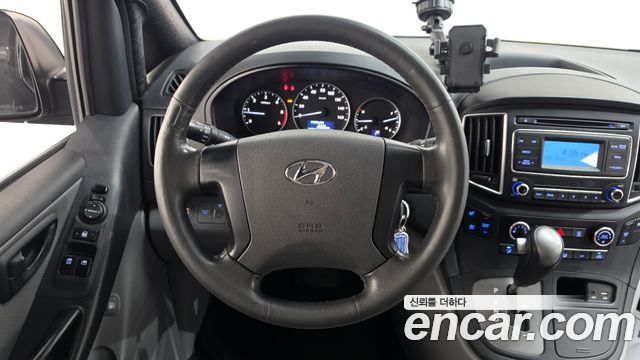 Hyundai Starex 2019 — photo 14