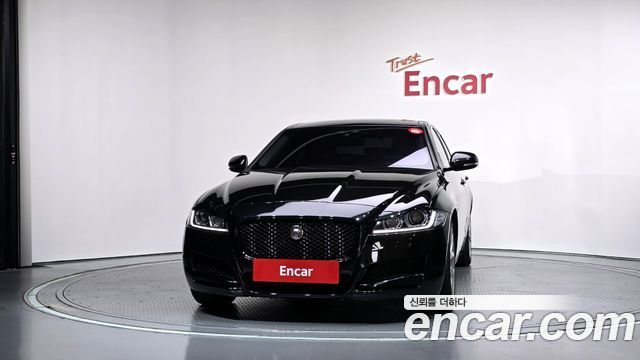 Jaguar XF 2018 — photo 3