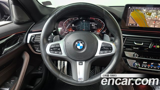 BMW 5-Series 2022 — photo 19