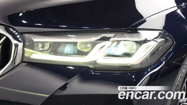 BMW 5-Series 2022 — photo 8