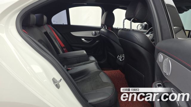 Mercedes-Benz C-Class 2017 — photo 18