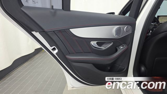Mercedes-Benz C-Class 2017 — photo 15