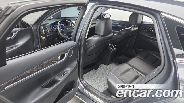 Hyundai Grandeur 2018 — photo 17
