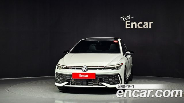 Volkswagen Golf 2025 — photo 3