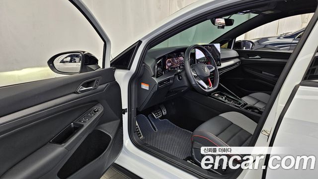 Volkswagen Golf 2025 — photo 13