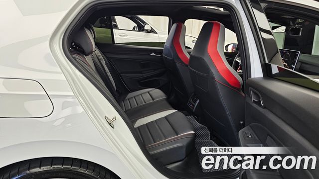 Volkswagen Golf 2025 — photo 18