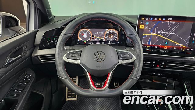 Volkswagen Golf 2025 — photo 19