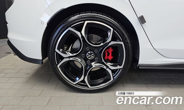 Volkswagen Golf 2025 — photo 7