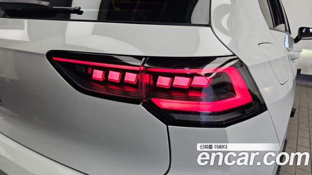 Volkswagen Golf 2025 — photo 9