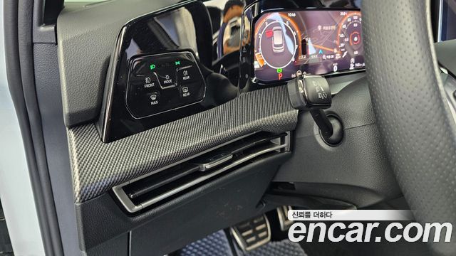 Volkswagen Golf 2025 — photo 33
