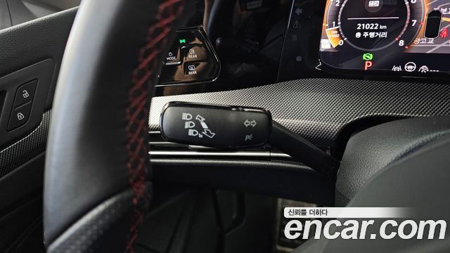 Volkswagen Golf 2025 — photo 37