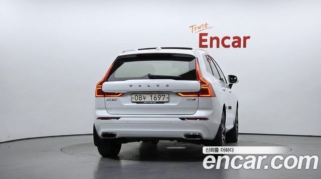 Volvo XC60 2019 — photo 4