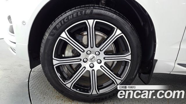 Volvo XC60 2019 — photo 5