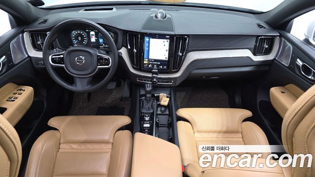 Volvo XC60 2019 — photo 7