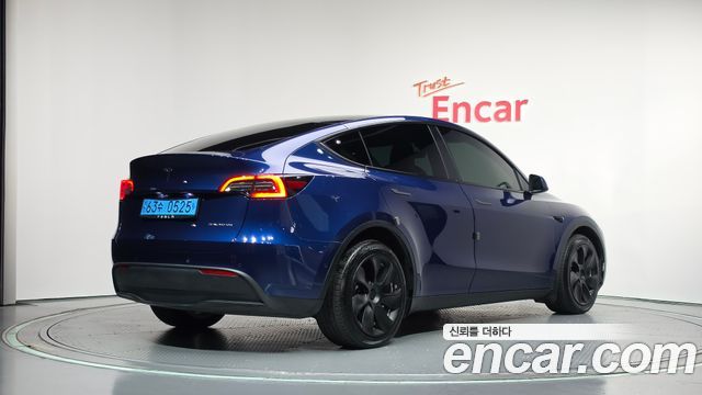 Tesla Model Y 2022 — photo 2