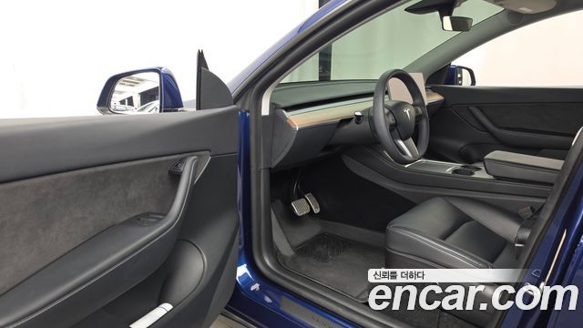 Tesla Model Y 2022 — photo 13
