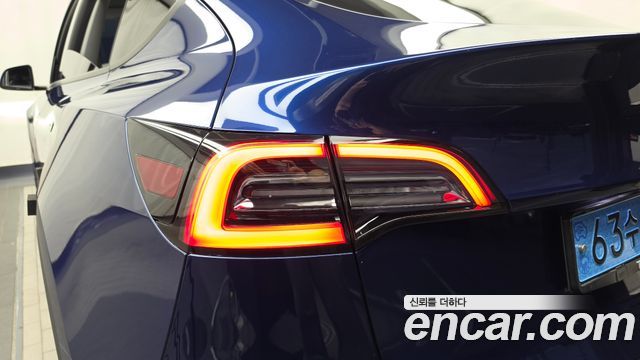 Tesla Model Y 2022 — photo 9