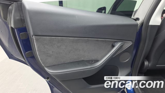 Tesla Model Y 2022 — photo 15