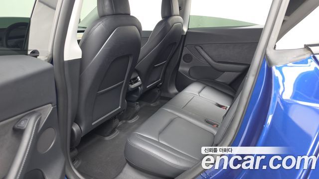 Tesla Model Y 2022 — photo 16