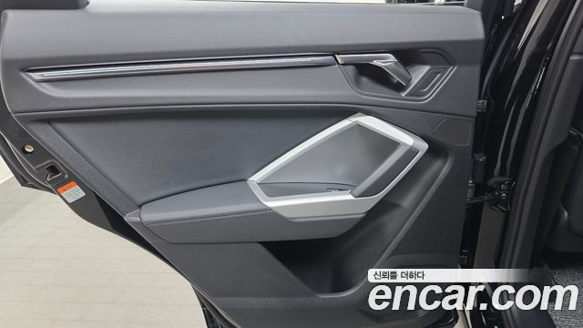 Audi Q3 2024 — photo 15