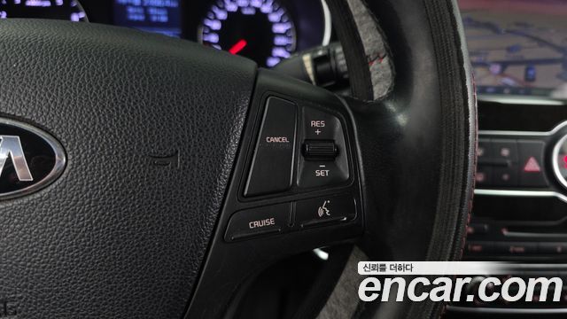Kia K7 2014 — photo 31