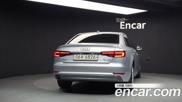 Audi A4 2018 — photo 4