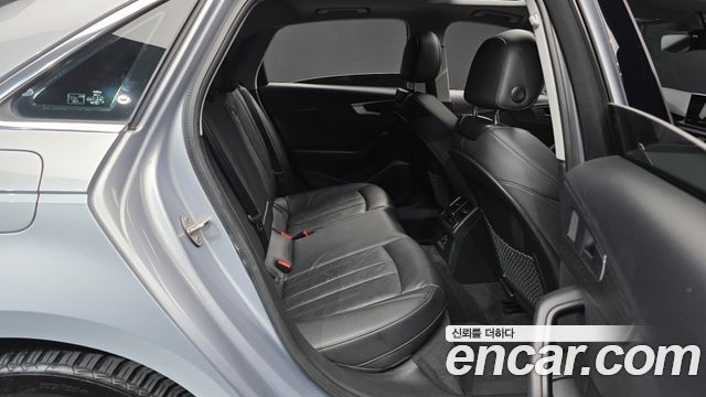 Audi A4 2018 — photo 12