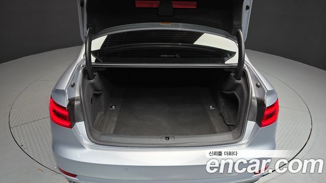 Audi A4 2018 — photo 20