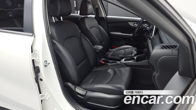 Kia K3 2019 — photo 16