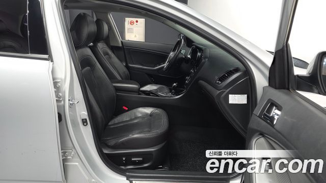 Kia K5 2012 — photo 17