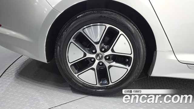 Kia K5 2012 — photo 7
