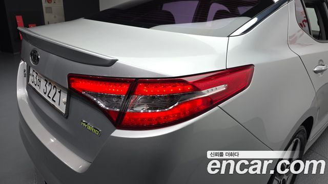 Kia K5 2012 — photo 9