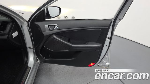 Kia K5 2012 — photo 14