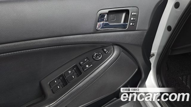 Kia K5 2012 — photo 30