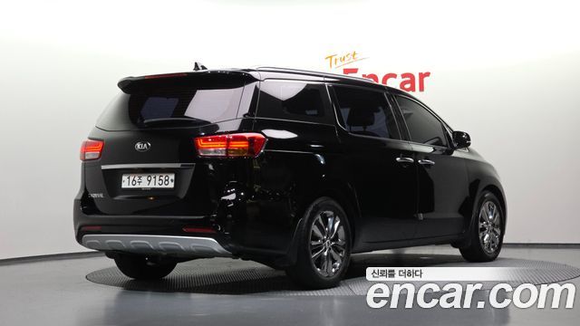 Kia Canival 2018 — photo 2
