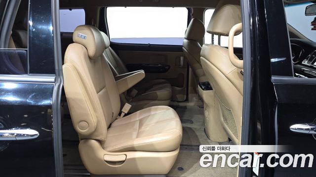 Kia Canival 2018 — photo 17